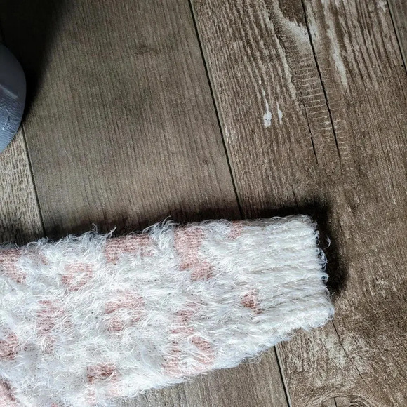 Jessica Simpson Pink and White Leopard Animal Print Fuzzy Sweater Size 18m NWOT - Picture 10 of 15